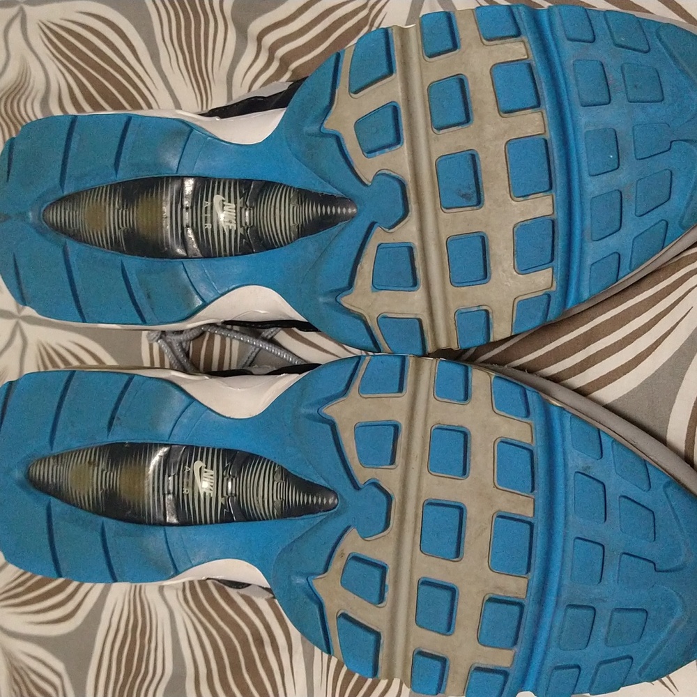 Shoes - Picture 5 of 5
